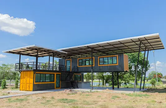 modulhaus-haus-containerhaus-container-bauen-01 Modulhäuser aus ehemaligen Containern.